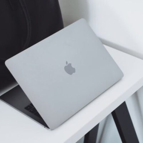 Leilão da Receita Federal tem vários MacBook a partir de R$ 2,5 mil em Santos
