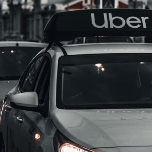 Uber e Kia fazem parceria para disponibilizar carros elétricos para motoristas